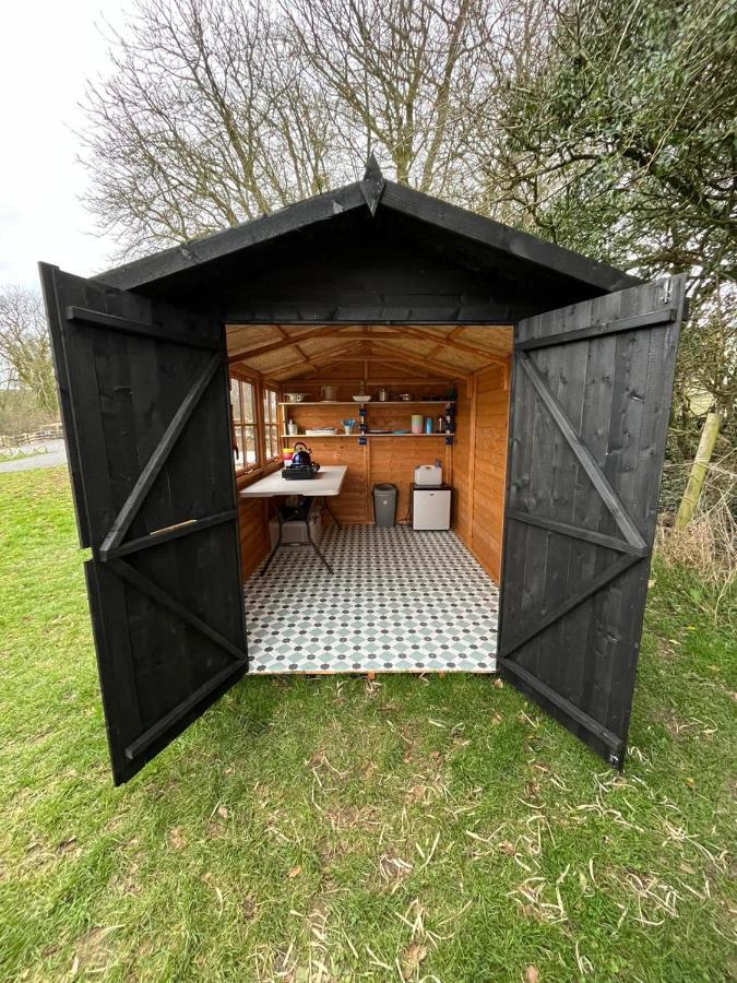 1 Glamping Tent With Kitchen & Electric On Small Family Campsite, No Bedding Supplied Narberth Zewnętrze zdjęcie