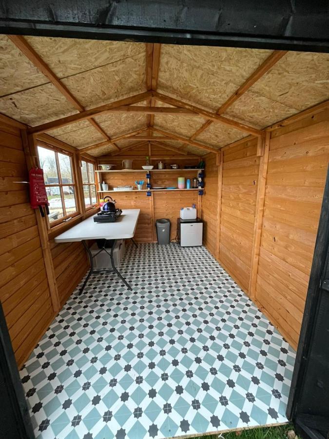 1 Glamping Tent With Kitchen & Electric On Small Family Campsite, No Bedding Supplied Narberth Zewnętrze zdjęcie